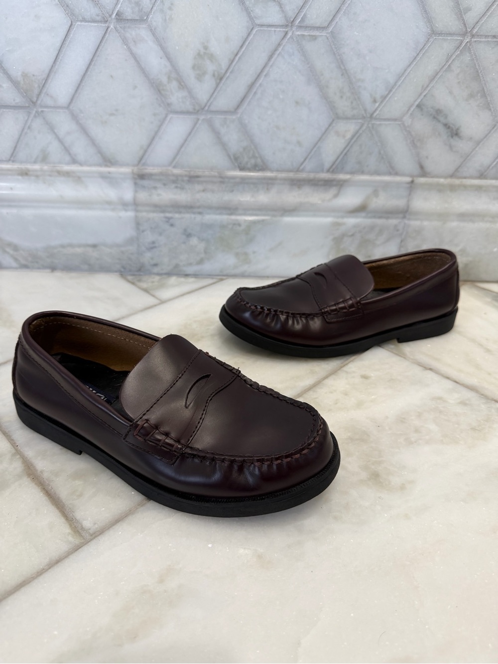 Size 4 Youth Boys Sperry Slip-On Dress Shoes